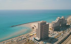 מגדל אלמוג חיפה - סוויטת בלו ריף על הים